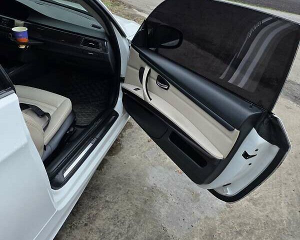 Белый БМВ 3 Серия, объемом двигателя 3 л и пробегом 111 тыс. км за 13600 $, фото 26 на Automoto.ua