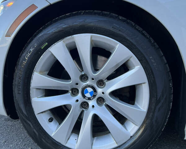 Белый БМВ 3 Серия, объемом двигателя 3 л и пробегом 208 тыс. км за 10800 $, фото 13 на Automoto.ua