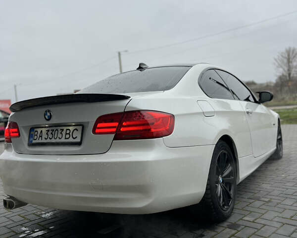 Белый БМВ 3 Серия, объемом двигателя 2.98 л и пробегом 157 тыс. км за 9800 $, фото 5 на Automoto.ua
