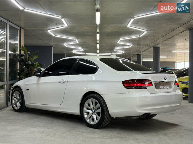 Білий БМВ 3 Серія, об'ємом двигуна 3 л та пробігом 108 тис. км за 10500 $, фото 10 на Automoto.ua