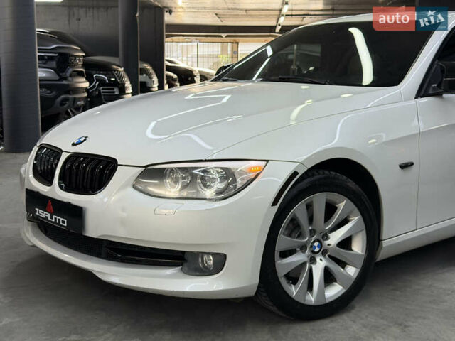 Білий БМВ 3 Серія, об'ємом двигуна 3 л та пробігом 108 тис. км за 10500 $, фото 8 на Automoto.ua