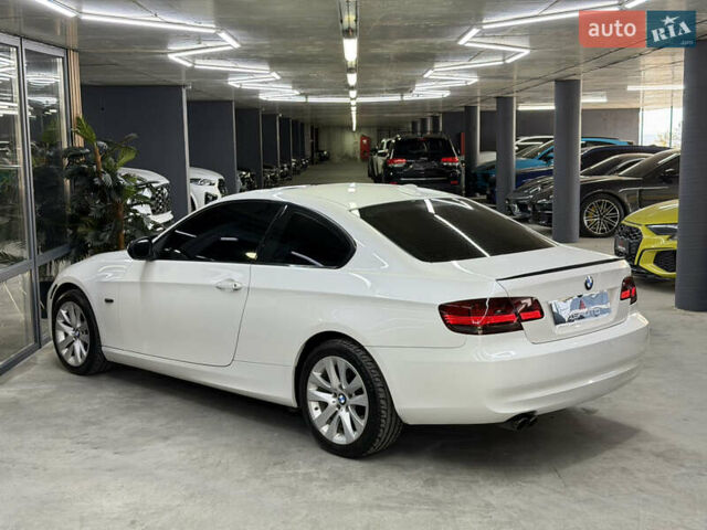 Білий БМВ 3 Серія, об'ємом двигуна 3 л та пробігом 108 тис. км за 10500 $, фото 9 на Automoto.ua