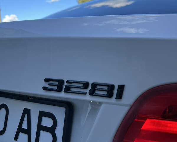 Белый БМВ 3 Серия, объемом двигателя 3 л и пробегом 208 тыс. км за 10800 $, фото 8 на Automoto.ua