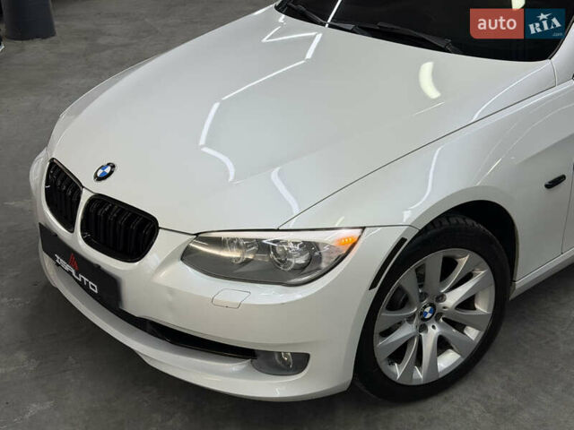 Білий БМВ 3 Серія, об'ємом двигуна 3 л та пробігом 108 тис. км за 10500 $, фото 7 на Automoto.ua