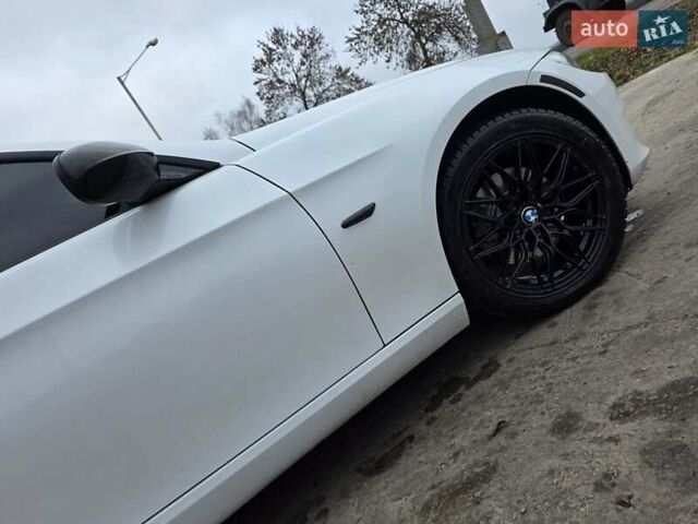 Белый БМВ 3 Серия, объемом двигателя 3 л и пробегом 111 тыс. км за 13600 $, фото 10 на Automoto.ua