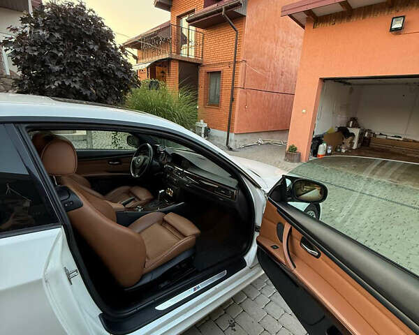 Білий БМВ 3 Серія, об'ємом двигуна 2.98 л та пробігом 200 тис. км за 12300 $, фото 4 на Automoto.ua