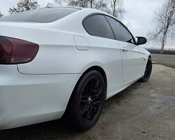 Белый БМВ 3 Серия, объемом двигателя 3 л и пробегом 111 тыс. км за 13600 $, фото 13 на Automoto.ua