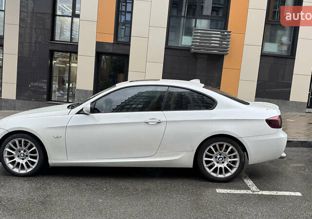 Белый БМВ 3 Серия, объемом двигателя 2.98 л и пробегом 165 тыс. км за 11000 $, фото 2 на Automoto.ua