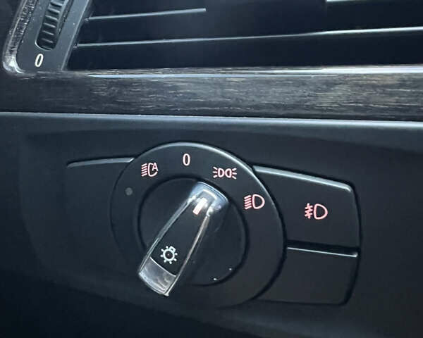 Белый БМВ 3 Серия, объемом двигателя 3 л и пробегом 208 тыс. км за 10800 $, фото 40 на Automoto.ua