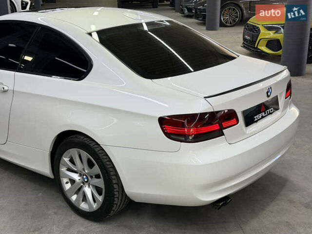 Білий БМВ 3 Серія, об'ємом двигуна 3 л та пробігом 108 тис. км за 10500 $, фото 11 на Automoto.ua