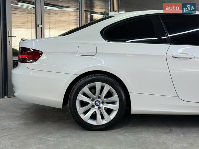 Білий БМВ 3 Серія, об'ємом двигуна 3 л та пробігом 108 тис. км за 10500 $, фото 17 на Automoto.ua