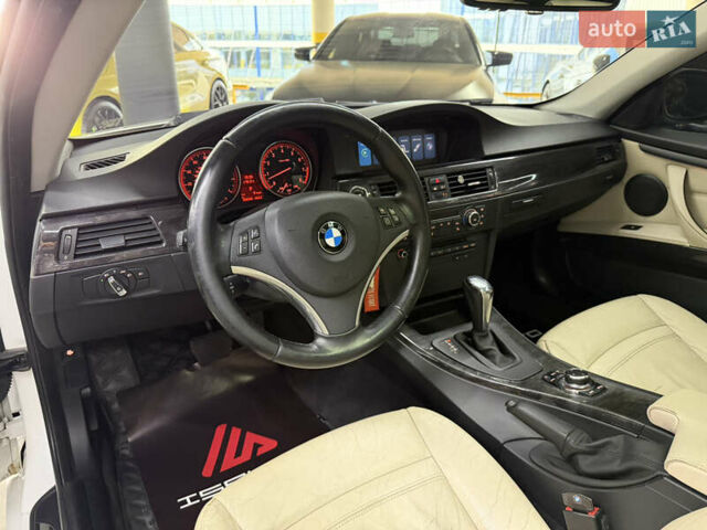 Білий БМВ 3 Серія, об'ємом двигуна 3 л та пробігом 108 тис. км за 10500 $, фото 19 на Automoto.ua