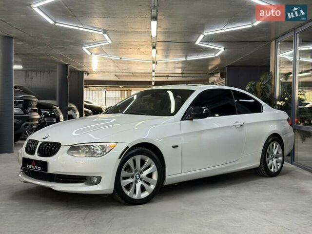Білий БМВ 3 Серія, об'ємом двигуна 3 л та пробігом 108 тис. км за 10500 $, фото 6 на Automoto.ua
