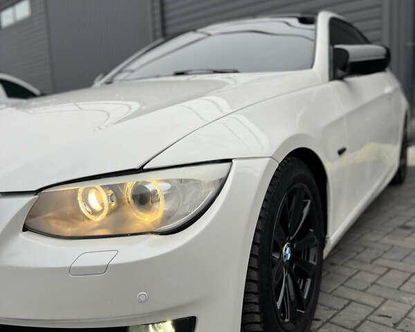 Белый БМВ 3 Серия, объемом двигателя 2.98 л и пробегом 157 тыс. км за 9800 $, фото 3 на Automoto.ua