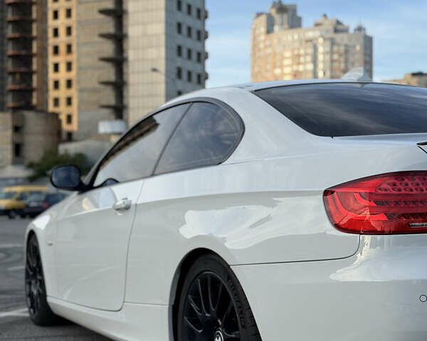 Білий БМВ 3 Серія, об'ємом двигуна 3 л та пробігом 159 тис. км за 12100 $, фото 6 на Automoto.ua