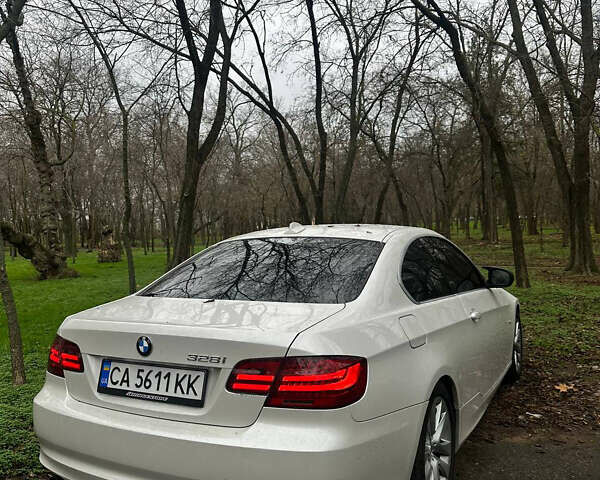 Белый БМВ 3 Серия, объемом двигателя 3 л и пробегом 135 тыс. км за 9999 $, фото 2 на Automoto.ua