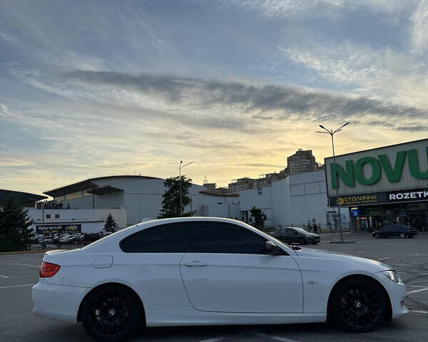 Білий БМВ 3 Серія, об'ємом двигуна 3 л та пробігом 159 тис. км за 12100 $, фото 10 на Automoto.ua