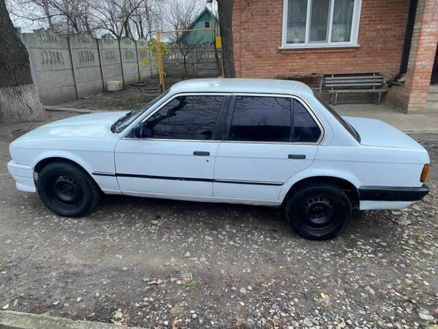 Белый БМВ 3 Серия, объемом двигателя 2.5 л и пробегом 340 тыс. км за 1400 $, фото 3 на Automoto.ua