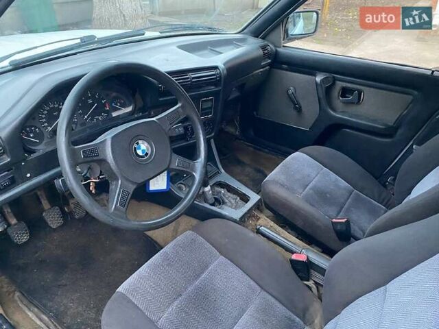 Белый БМВ 3 Серия, объемом двигателя 2.5 л и пробегом 300 тыс. км за 1400 $, фото 17 на Automoto.ua