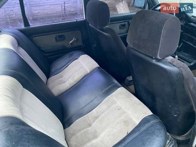 Белый БМВ 3 Серия, объемом двигателя 2.5 л и пробегом 300 тыс. км за 1400 $, фото 20 на Automoto.ua