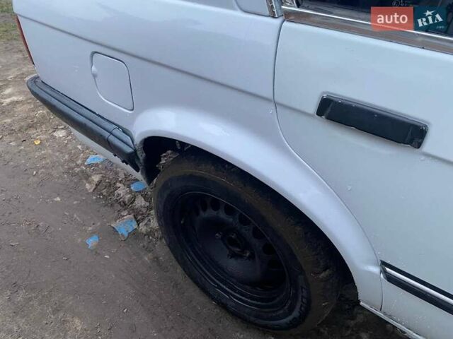 Белый БМВ 3 Серия, объемом двигателя 2.5 л и пробегом 300 тыс. км за 1400 $, фото 10 на Automoto.ua