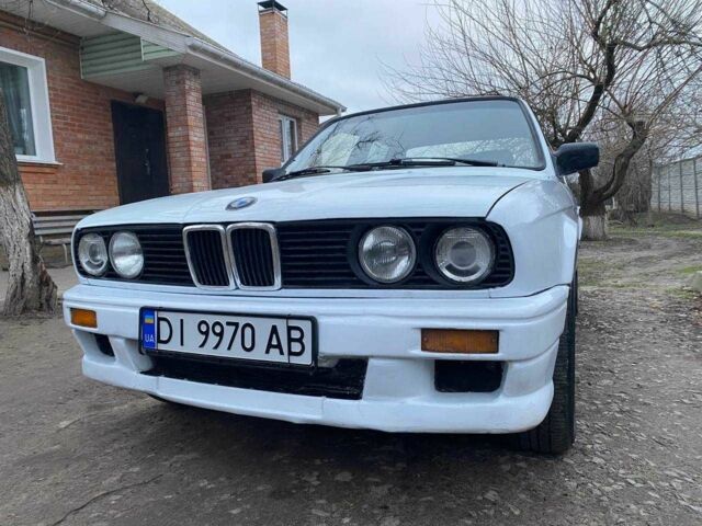 Белый БМВ 3 Серия, объемом двигателя 2.5 л и пробегом 340 тыс. км за 1400 $, фото 1 на Automoto.ua