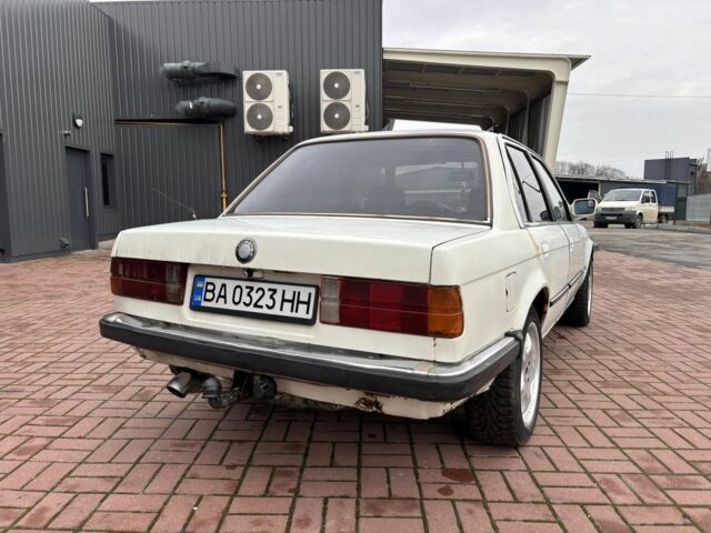 Белый БМВ 3 Серия, объемом двигателя 2.4 л и пробегом 300 тыс. км за 1250 $, фото 3 на Automoto.ua