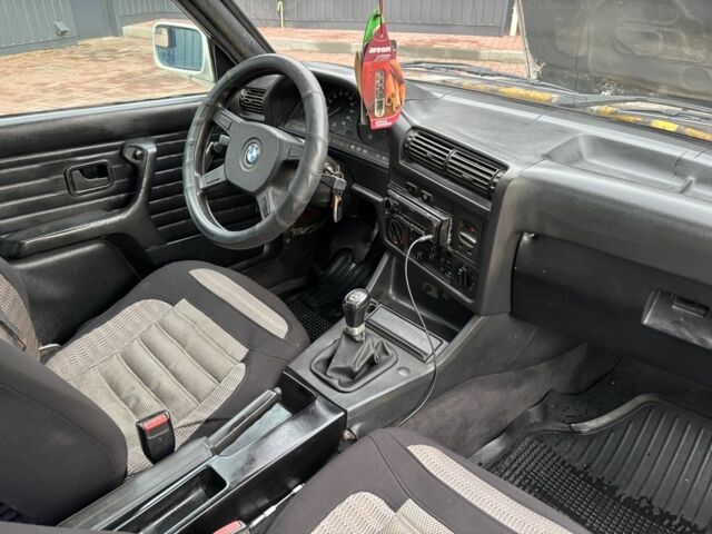 Белый БМВ 3 Серия, объемом двигателя 2.4 л и пробегом 300 тыс. км за 1250 $, фото 20 на Automoto.ua