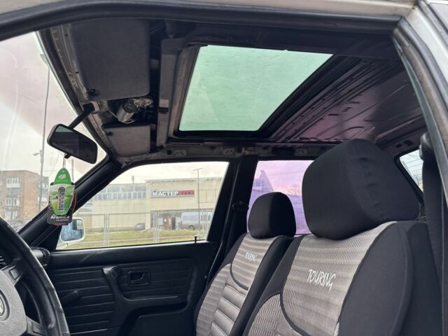 Белый БМВ 3 Серия, объемом двигателя 2.4 л и пробегом 300 тыс. км за 1250 $, фото 15 на Automoto.ua