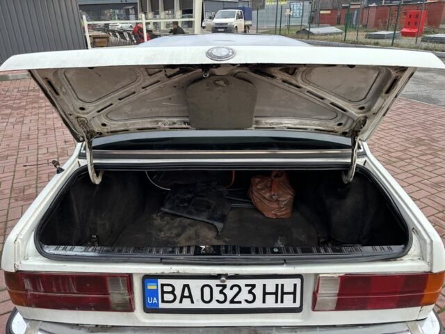 Белый БМВ 3 Серия, объемом двигателя 2.4 л и пробегом 300 тыс. км за 1250 $, фото 21 на Automoto.ua