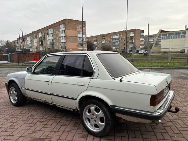 Белый БМВ 3 Серия, объемом двигателя 2.4 л и пробегом 300 тыс. км за 1250 $, фото 5 на Automoto.ua