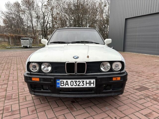 Белый БМВ 3 Серия, объемом двигателя 2.4 л и пробегом 300 тыс. км за 1250 $, фото 1 на Automoto.ua