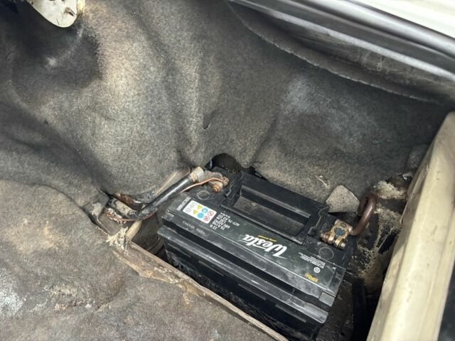 Белый БМВ 3 Серия, объемом двигателя 2.4 л и пробегом 300 тыс. км за 1250 $, фото 22 на Automoto.ua