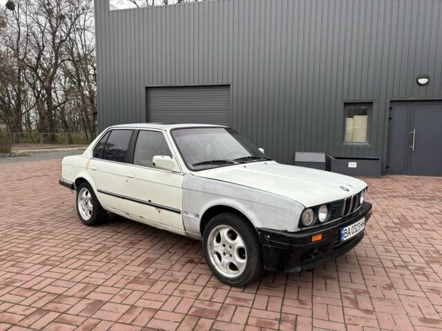 Белый БМВ 3 Серия, объемом двигателя 2.4 л и пробегом 300 тыс. км за 1250 $, фото 2 на Automoto.ua