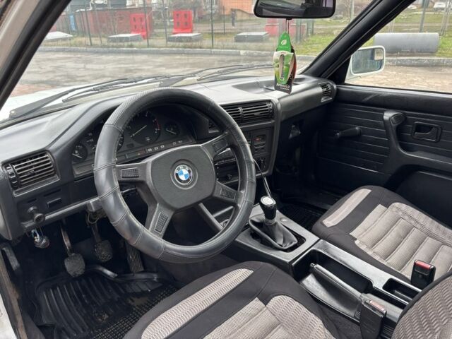 Белый БМВ 3 Серия, объемом двигателя 2.4 л и пробегом 300 тыс. км за 1250 $, фото 14 на Automoto.ua