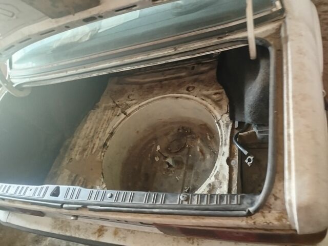 Белый БМВ 3 Серия, объемом двигателя 0 л и пробегом 486 тыс. км за 950 $, фото 8 на Automoto.ua