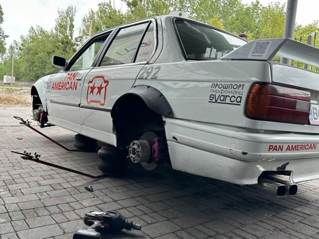 Білий БМВ 3 Серія, об'ємом двигуна 2 л та пробігом 999 тис. км за 5500 $, фото 7 на Automoto.ua