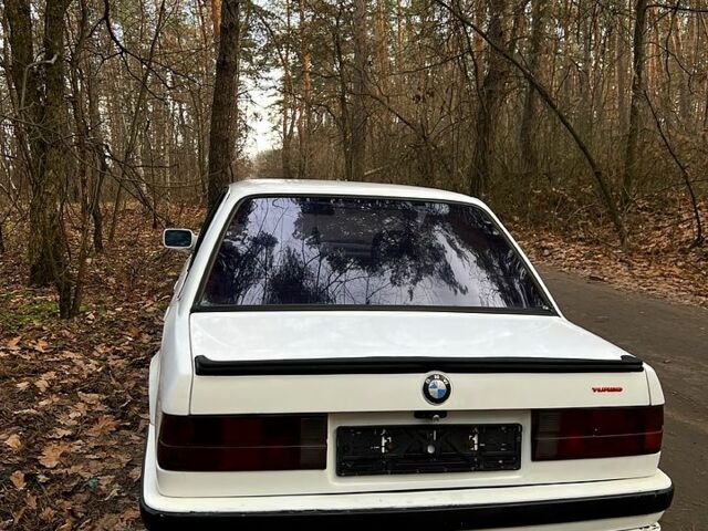 Белый БМВ 3 Серия, объемом двигателя 1.8 л и пробегом 200 тыс. км за 1700 $, фото 1 на Automoto.ua