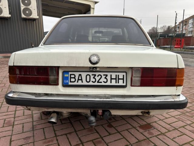 Белый БМВ 3 Серия, объемом двигателя 2.4 л и пробегом 300 тыс. км за 1250 $, фото 11 на Automoto.ua