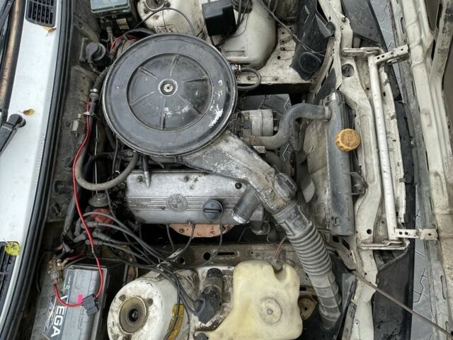 Белый БМВ 3 Серия, объемом двигателя 1.8 л и пробегом 287 тыс. км за 1499 $, фото 3 на Automoto.ua