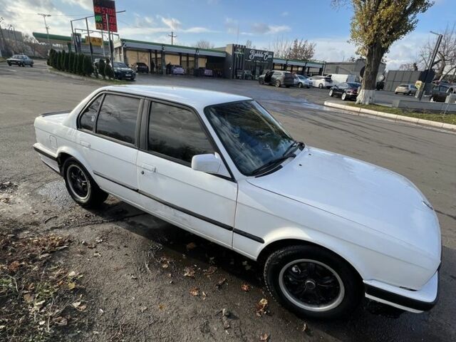 Белый БМВ 3 Серия, объемом двигателя 1.8 л и пробегом 200 тыс. км за 1700 $, фото 3 на Automoto.ua