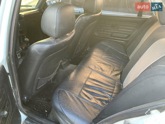 Белый БМВ 3 Серия, объемом двигателя 1.75 л и пробегом 250 тыс. км за 1100 $, фото 8 на Automoto.ua