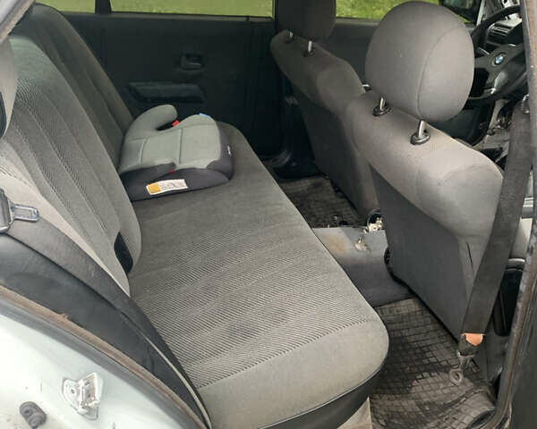 Білий БМВ 3 Серія, об'ємом двигуна 1.8 л та пробігом 300 тис. км за 2000 $, фото 8 на Automoto.ua