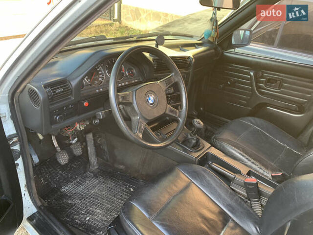 Белый БМВ 3 Серия, объемом двигателя 1.75 л и пробегом 250 тыс. км за 1100 $, фото 7 на Automoto.ua