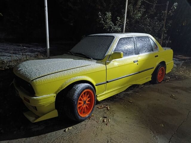 Белый БМВ 3 Серия, объемом двигателя 1.8 л и пробегом 250 тыс. км за 1600 $, фото 3 на Automoto.ua