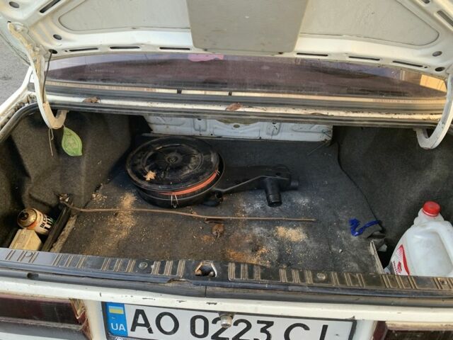 Белый БМВ 3 Серия, объемом двигателя 1.8 л и пробегом 250 тыс. км за 1100 $, фото 4 на Automoto.ua