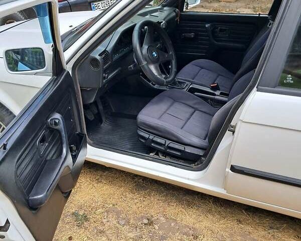 Білий БМВ 3 Серія, об'ємом двигуна 1.8 л та пробігом 1 тис. км за 3000 $, фото 1 на Automoto.ua