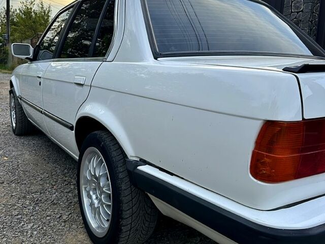 Белый БМВ 3 Серия, объемом двигателя 1.8 л и пробегом 200 тыс. км за 2500 $, фото 6 на Automoto.ua