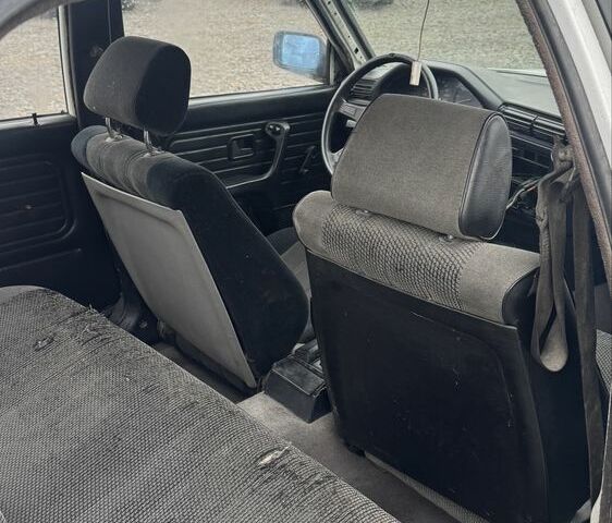 Белый БМВ 3 Серия, объемом двигателя 1.8 л и пробегом 100 тыс. км за 1500 $, фото 8 на Automoto.ua