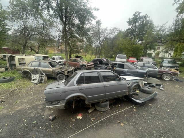 Білий БМВ 3 Серія, об'ємом двигуна 1.8 л та пробігом 100 тис. км за 499 $, фото 11 на Automoto.ua